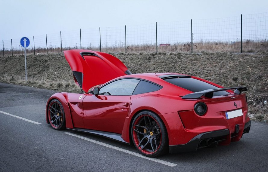 Ferrari f12 красная