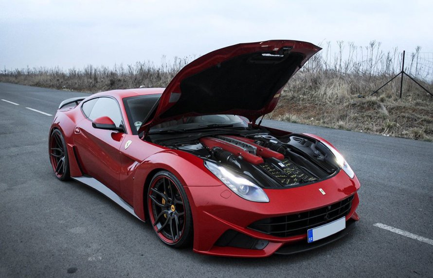 Ferrari Novitec красная