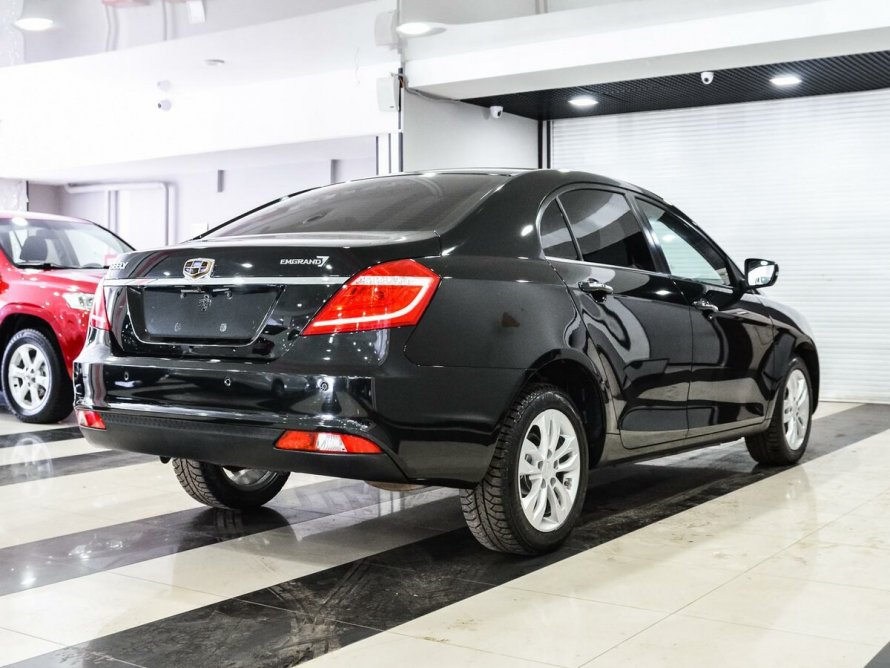 Geely Emgrand ec7 серый