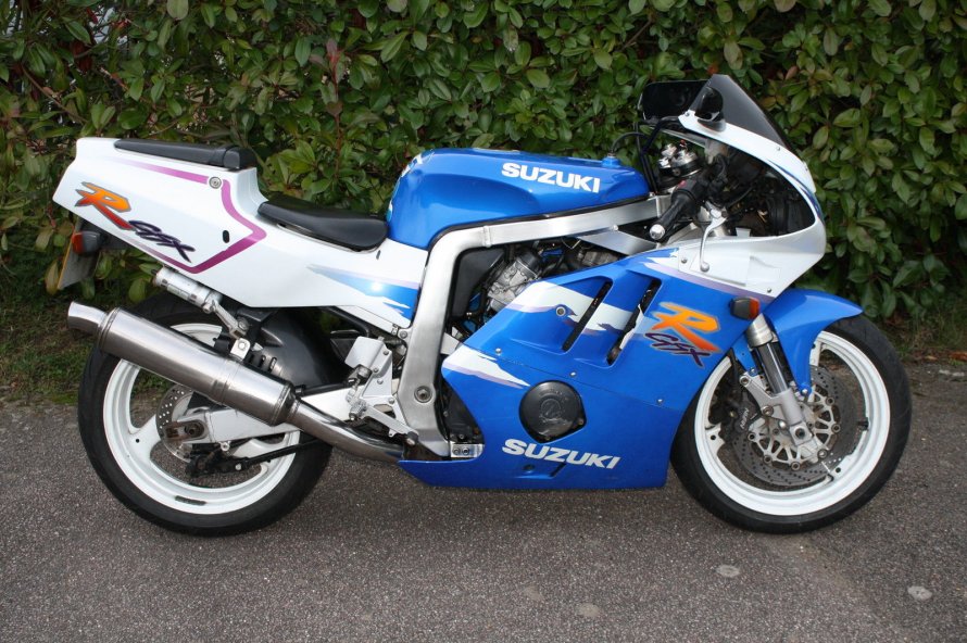 Сузуки GSX R 400