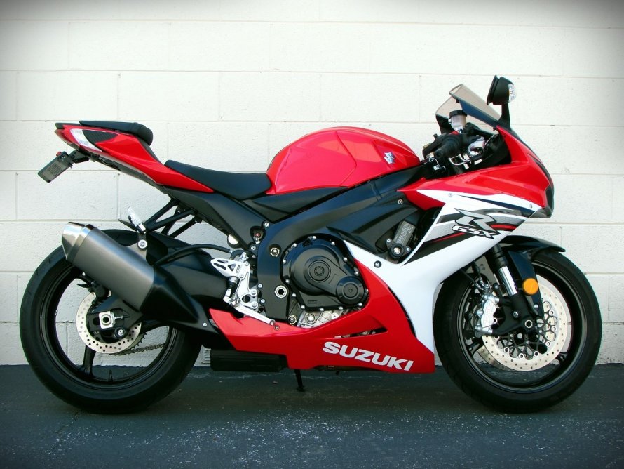 Сузуки GSX 600