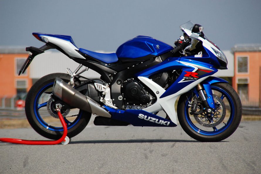 Suzuki GSXR 600 мотоциклы