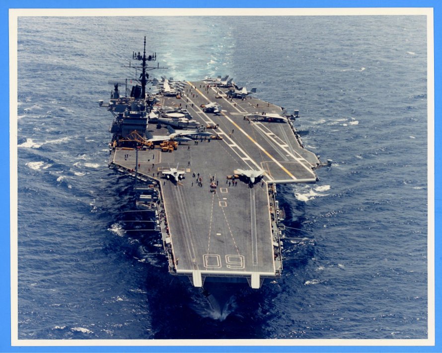 Авианосец USS Saratoga