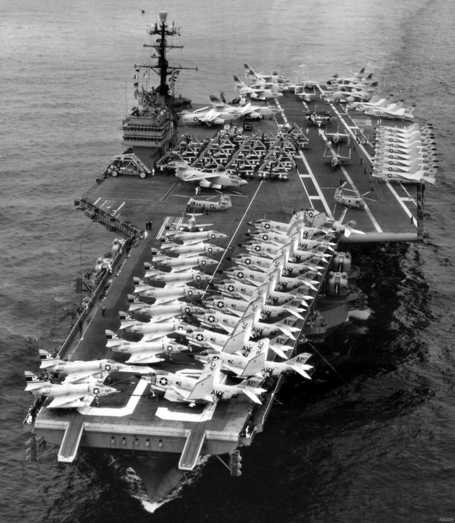 Авианосца США "Саратога"