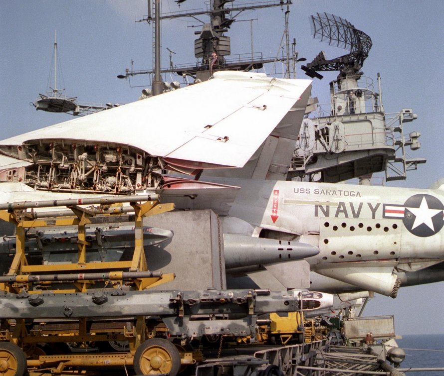 Корабль USS Saratoga (CV-60)