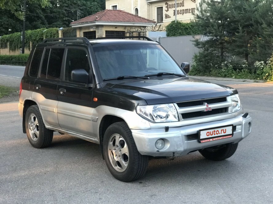 Mitsubishi Pajero Pinin черный