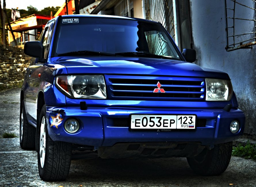Mitsubishi pajero фары. Pajero Pinin Tuning. Pajero Pinin обвес. Фары Mitsubishi Pajero io. Мицубиси Паджеро ио.