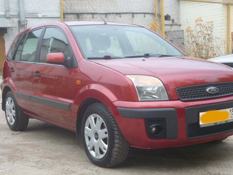 Ford Fusion 2008 красный