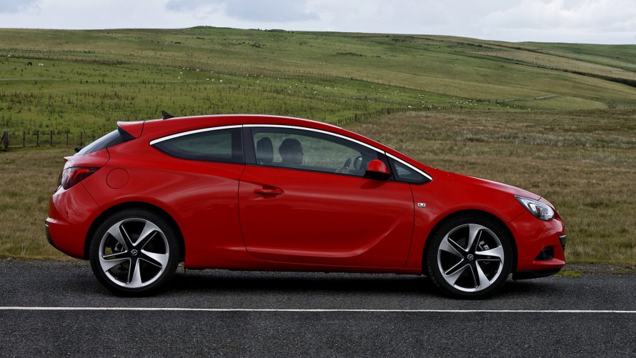 Опель Астра GTC купе 2011