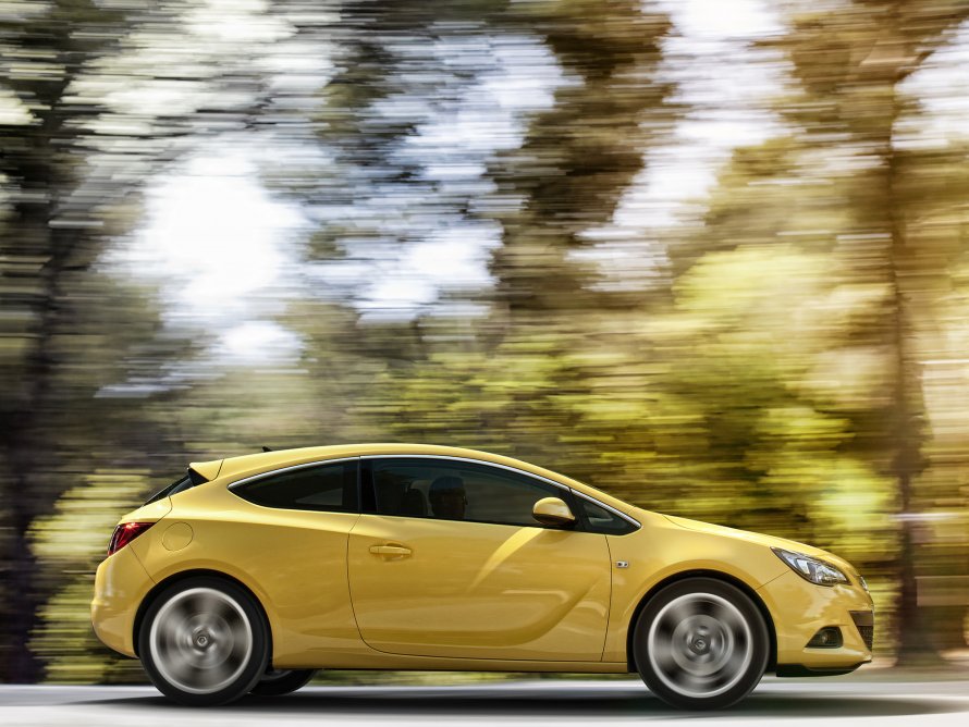Opel Astra GTC 2012