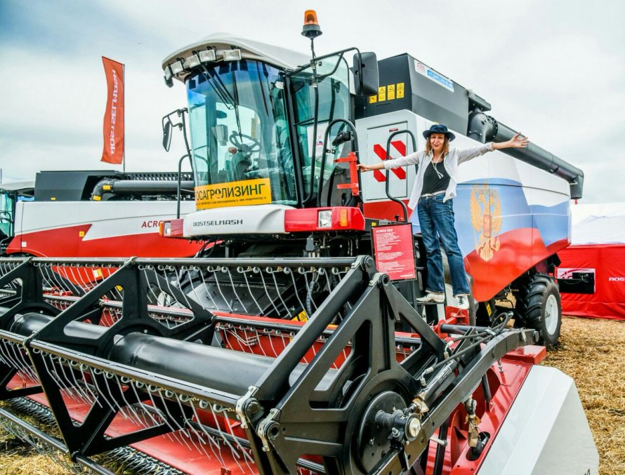Ростсельмаш комбайн Acros 550