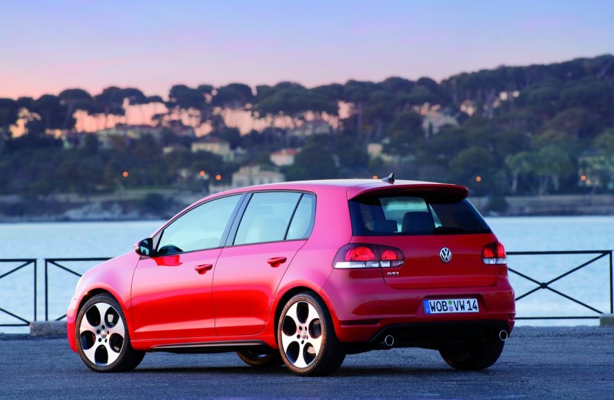 Volkswagen Golf GTI хэтчбек