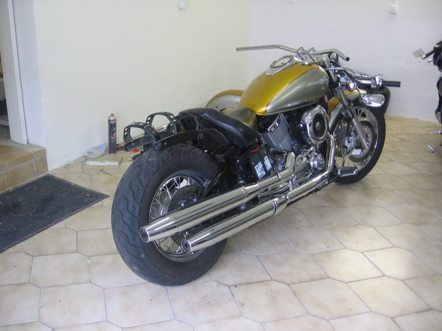 Yamaha XVS 1100 Drag Star Bobber