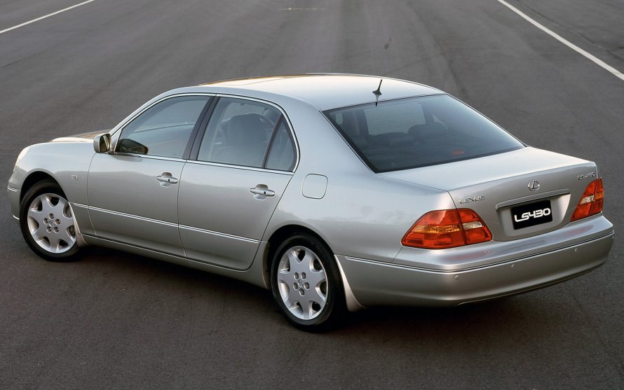 Lexus седан 2000