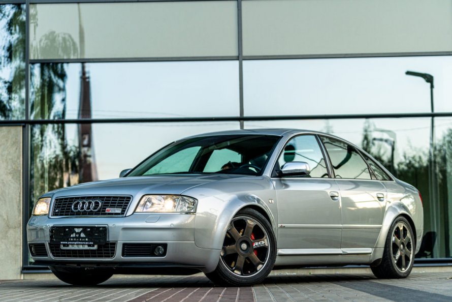 Audi s6 II (c5)