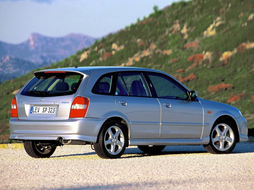 Mazda 323 2000 седан