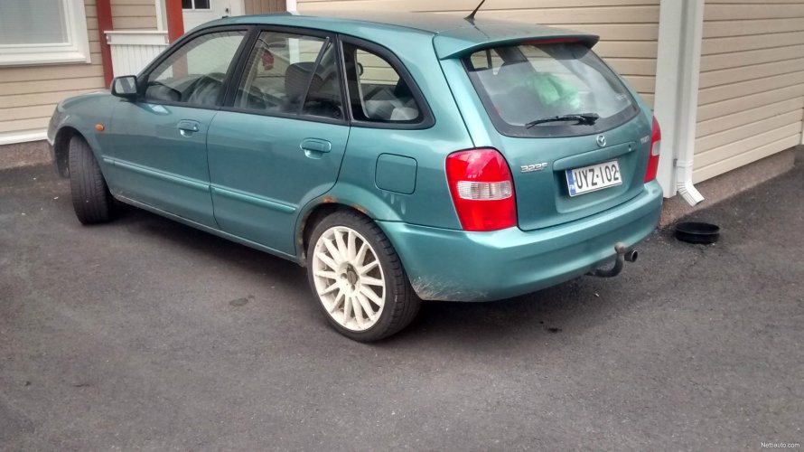 Mazda 323 хэтчбек 2001