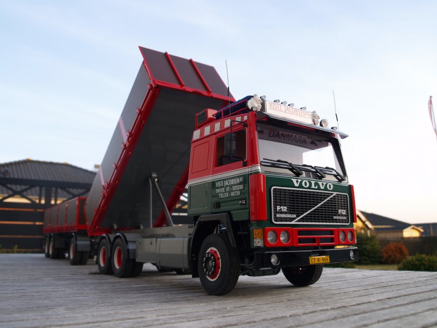 Грузовик Volvo f12