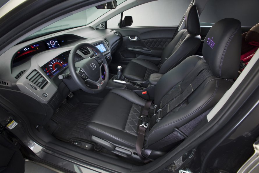 Honda Civic 2012 хэтчбек салон