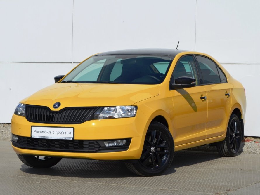 Skoda Rapid 2021 желтая