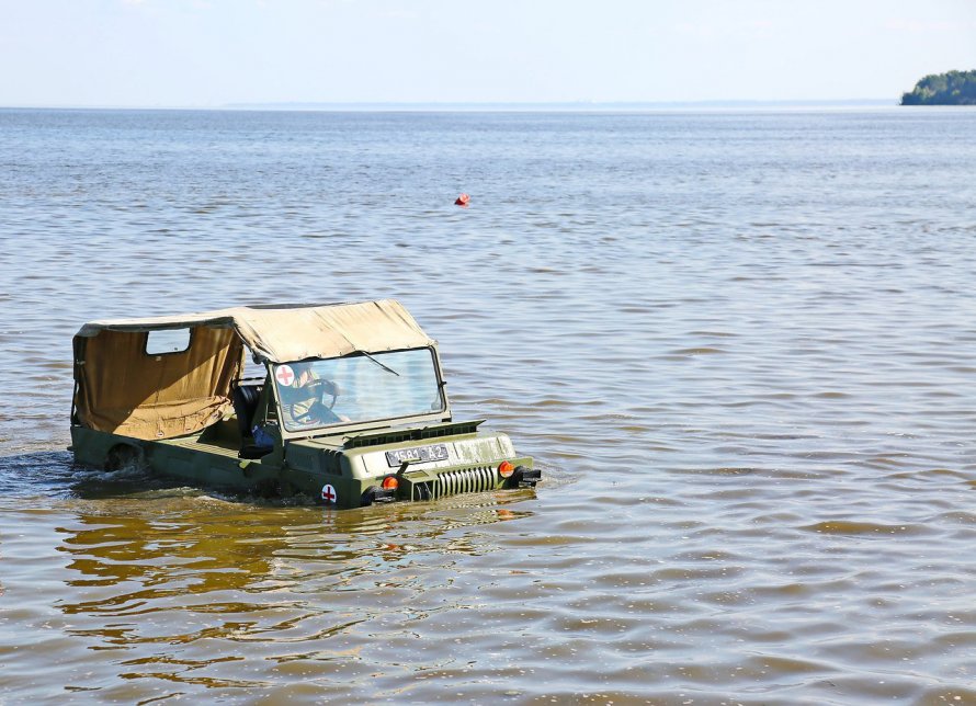 Плавающий ЛУАЗ 967