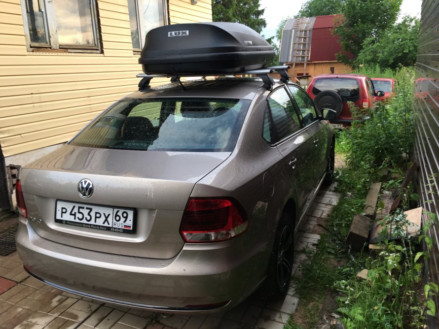 Polo sedan бокс Thule