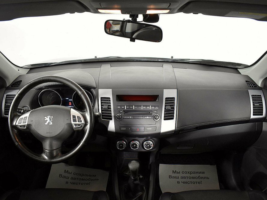 Peugeot 4007 темно серый