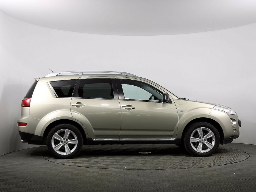 Peugeot 4007 Outlander