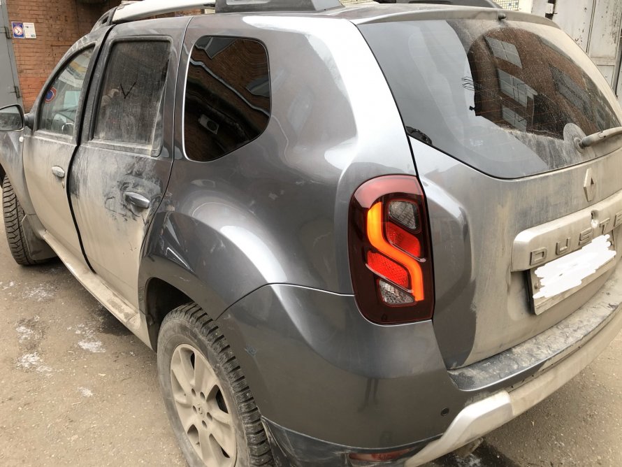 Renault Duster мокрый асфальт