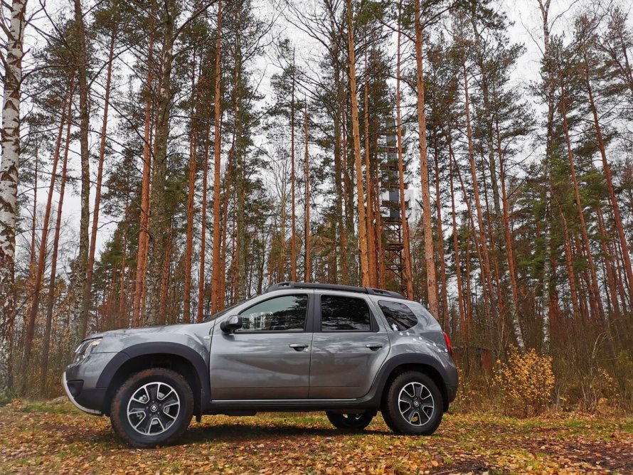 Renault Duster серый металлик