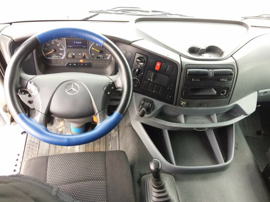 Mercedes Benz Axor 1840 салон