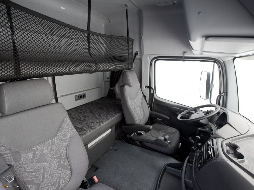 Mercedes-Benz Actros спальник