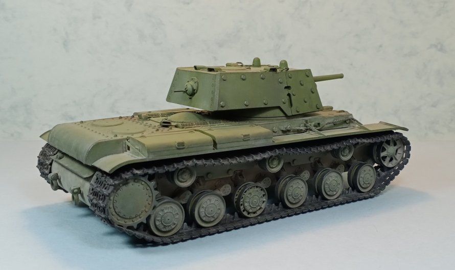 00358 Trumpeter Советский танк кв-1 модификация 1942г 1/35