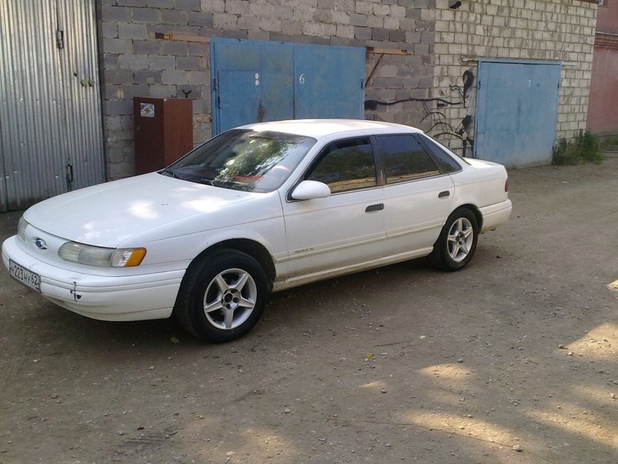 Ford Taurus Sho 1993