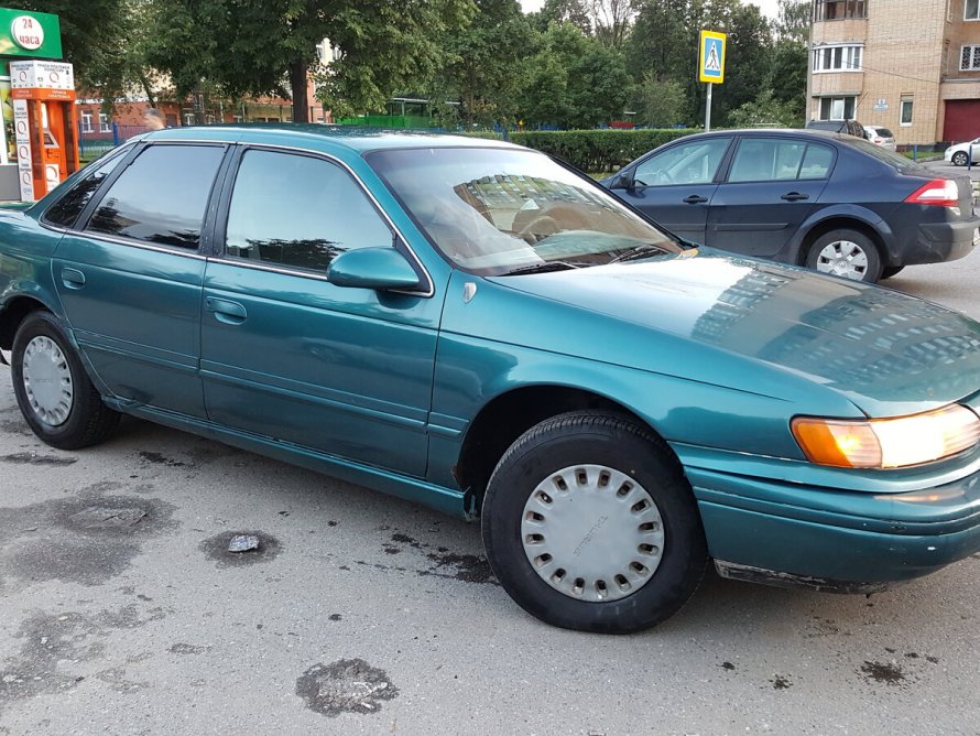 Ford Taurus 2