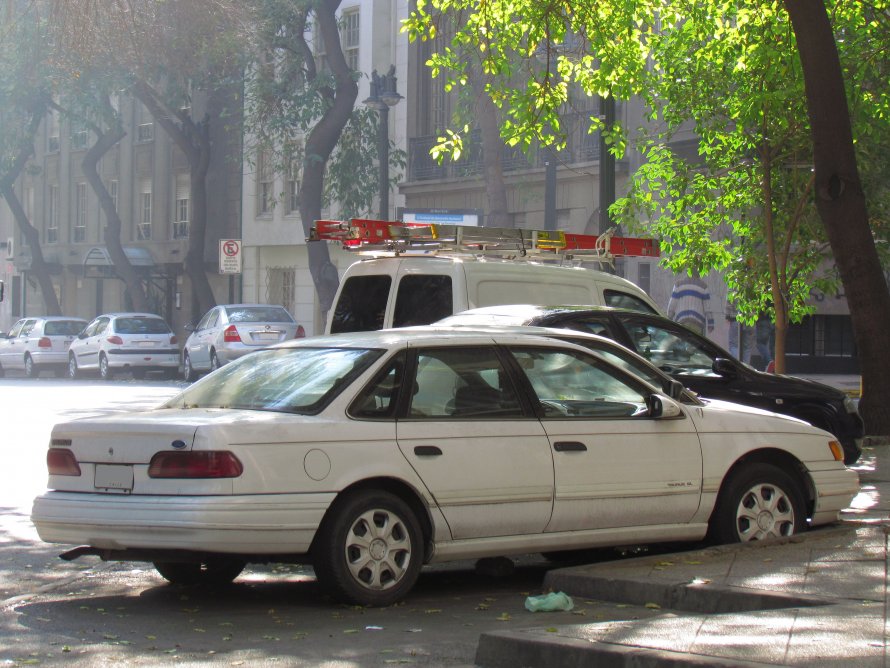 Ford Taurus Sho 1993