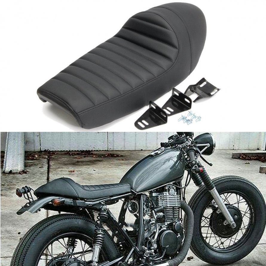 Чёрный Honda CB-1 Cafe Racer