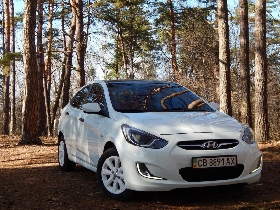 Hyundai Accent белый
