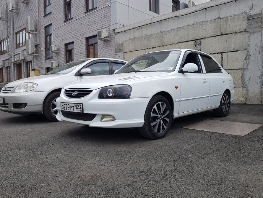 Hyundai Accent 2008 белый