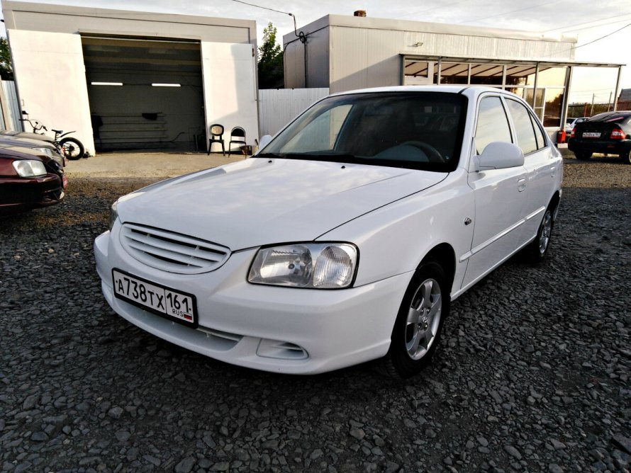Hyundai Accent белый