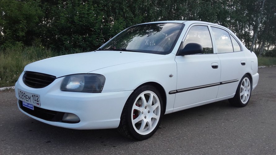 Hyundai Accent белый