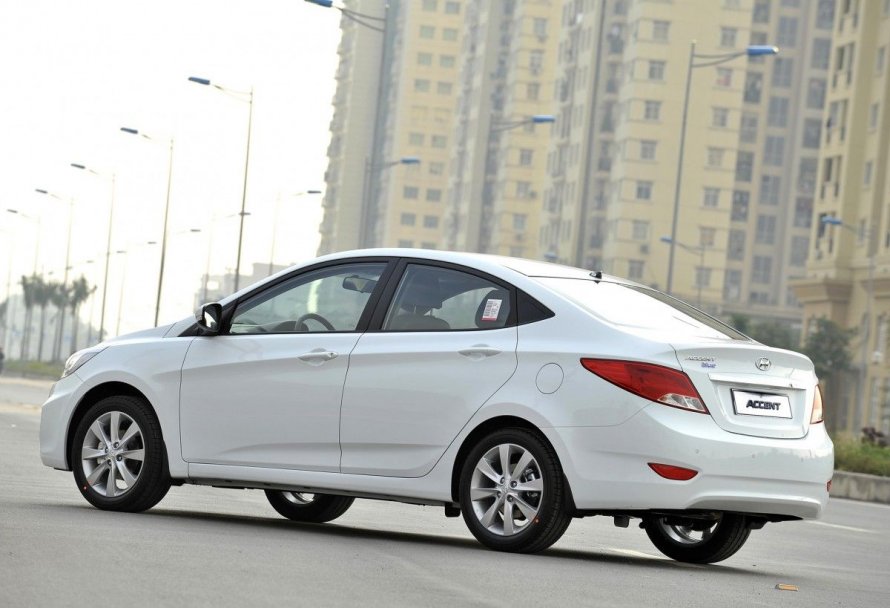 Hyundai Accent White 2014