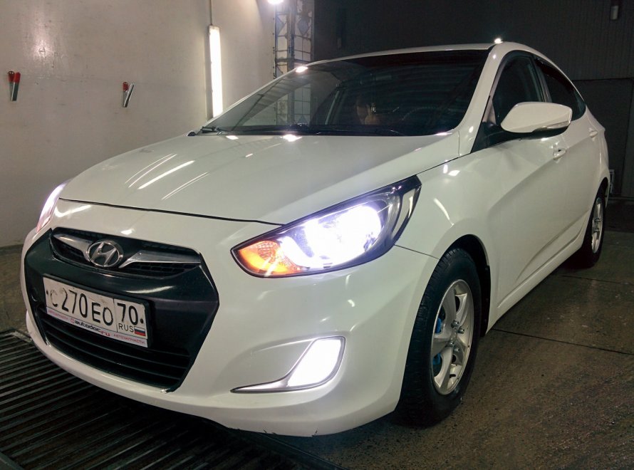 Hyundai Accent White 2014