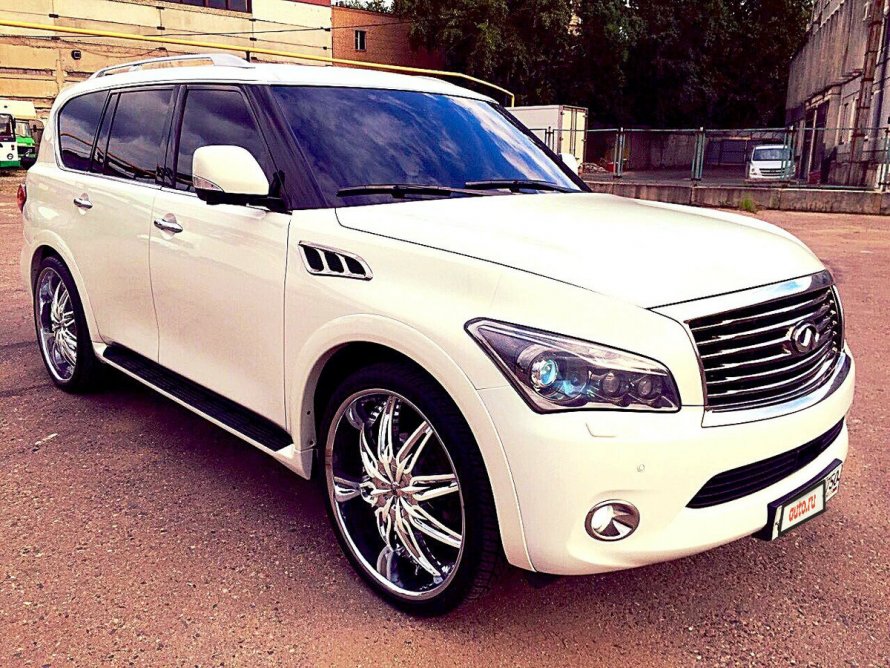 Инфинити qx56 белый