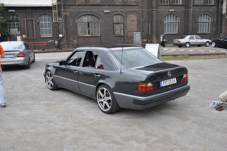 Mercedes e500 w124 Black