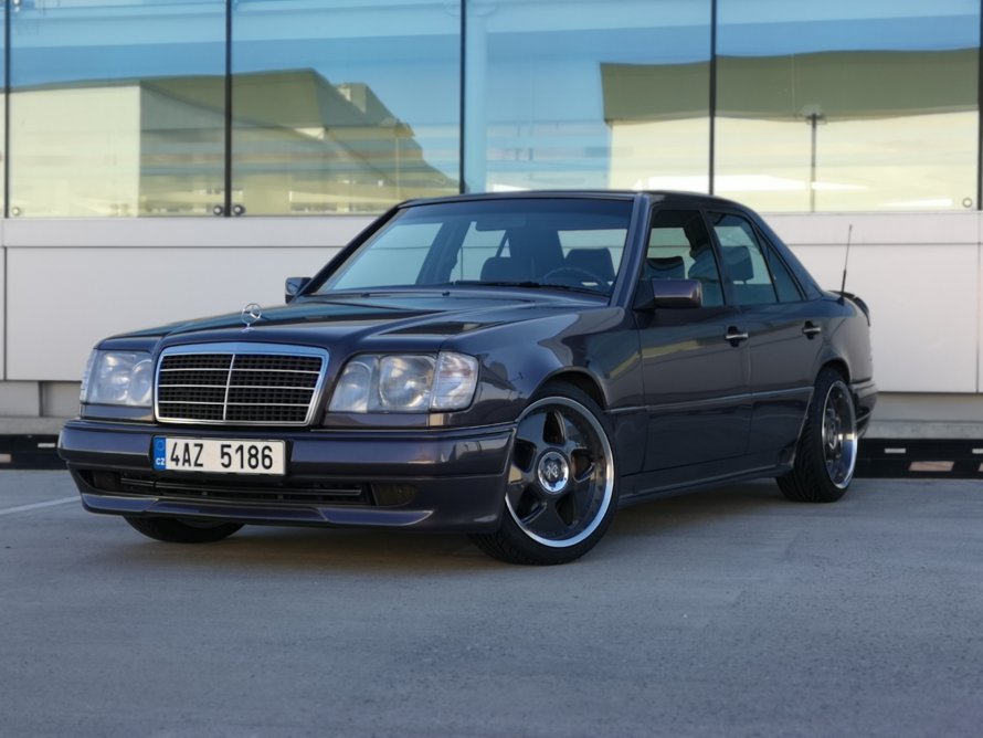 Mercedes-Benz w124 черный