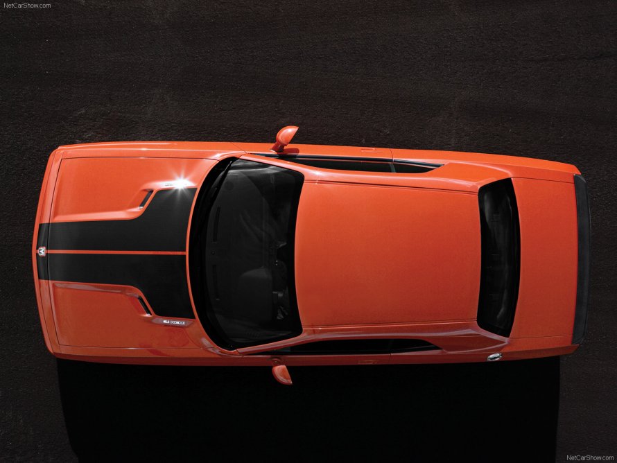 Машина dodge Challenger сверху