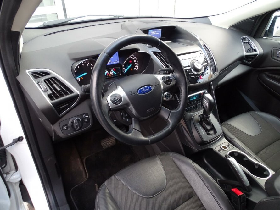 Ford Kuga 2 Рестайлинг салон взаде