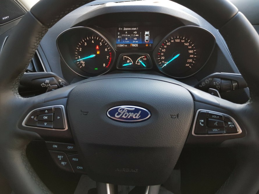 Ford Kuga 2 Рестайлинг салон