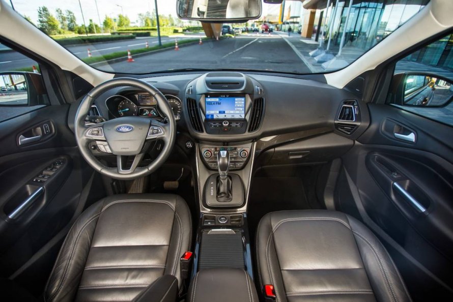 Ford Kuga 2 Рестайлинг салон